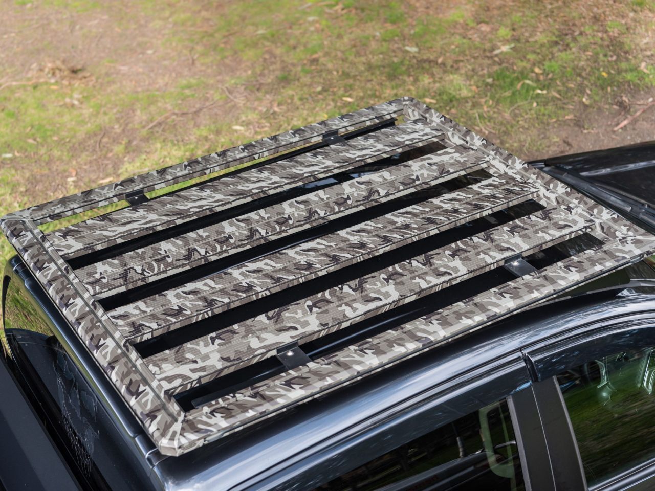 Camouflage Titan Tray